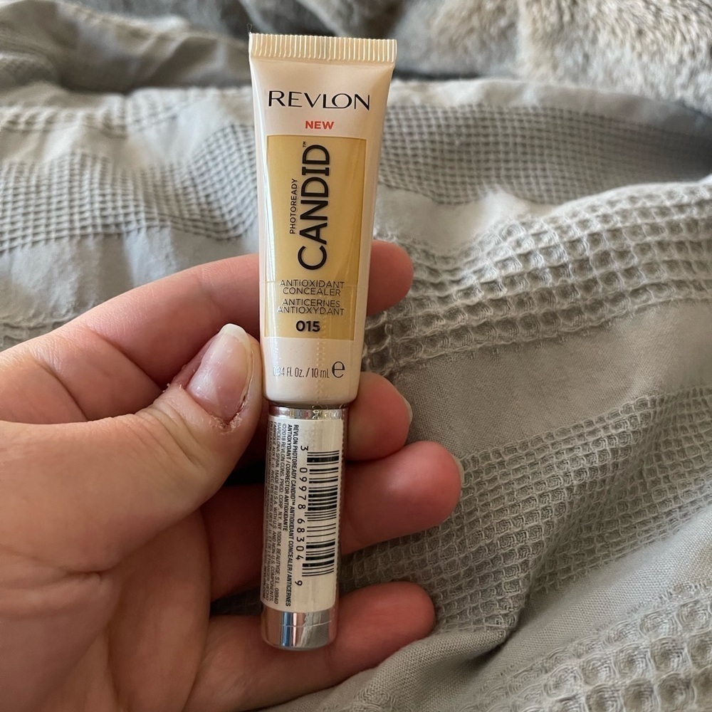 Brand new Revlon candid concealer in 015 light pale antioxidant good coverage
